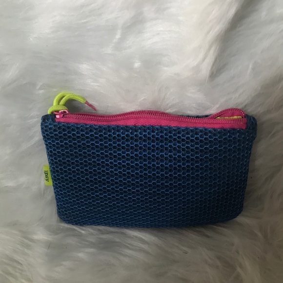 Water resistant floating Ipsy makeup bag - Picture 2 of 2